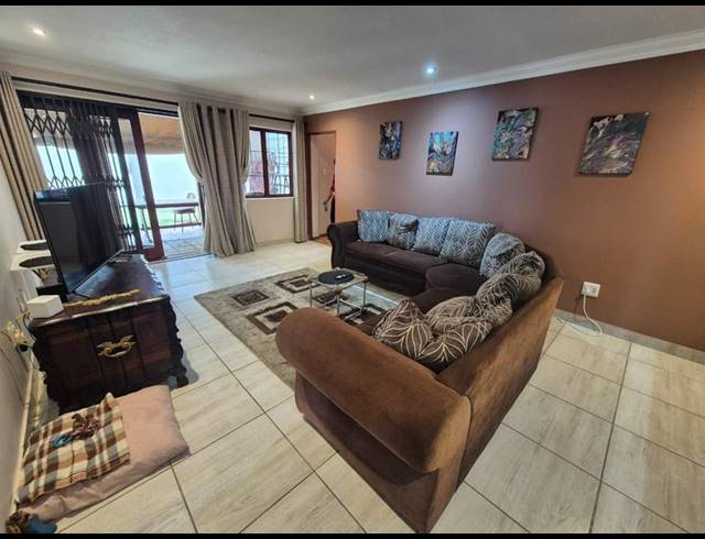 4 BEDROOM CLUSTER FOR SALE IN VERWOERDPARK